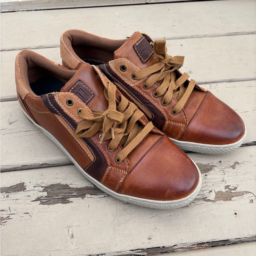 Casual sneakers